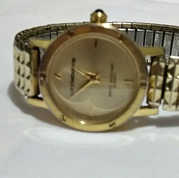 🛑 SOLD 🛑 Liz Claiborne gold ladies watch - Picture 5 of 5